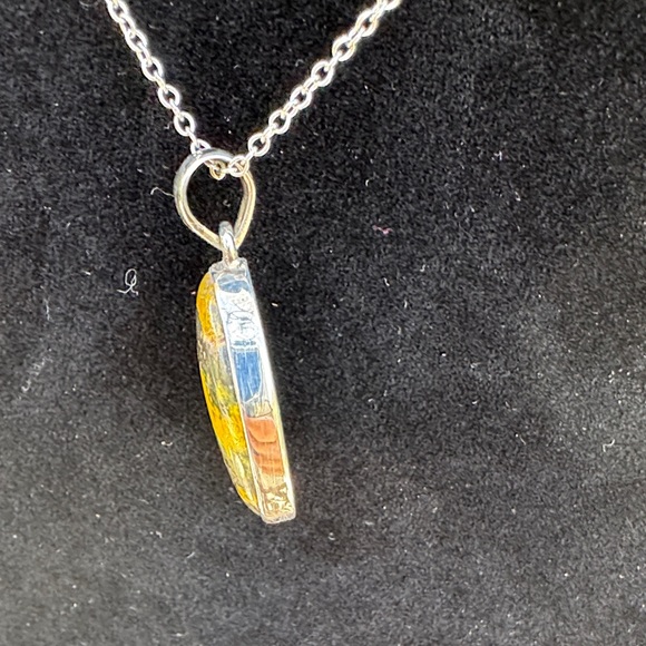 Elegant 925 Silver Bumblebee Jasper Pendant - Picture 5 of 6